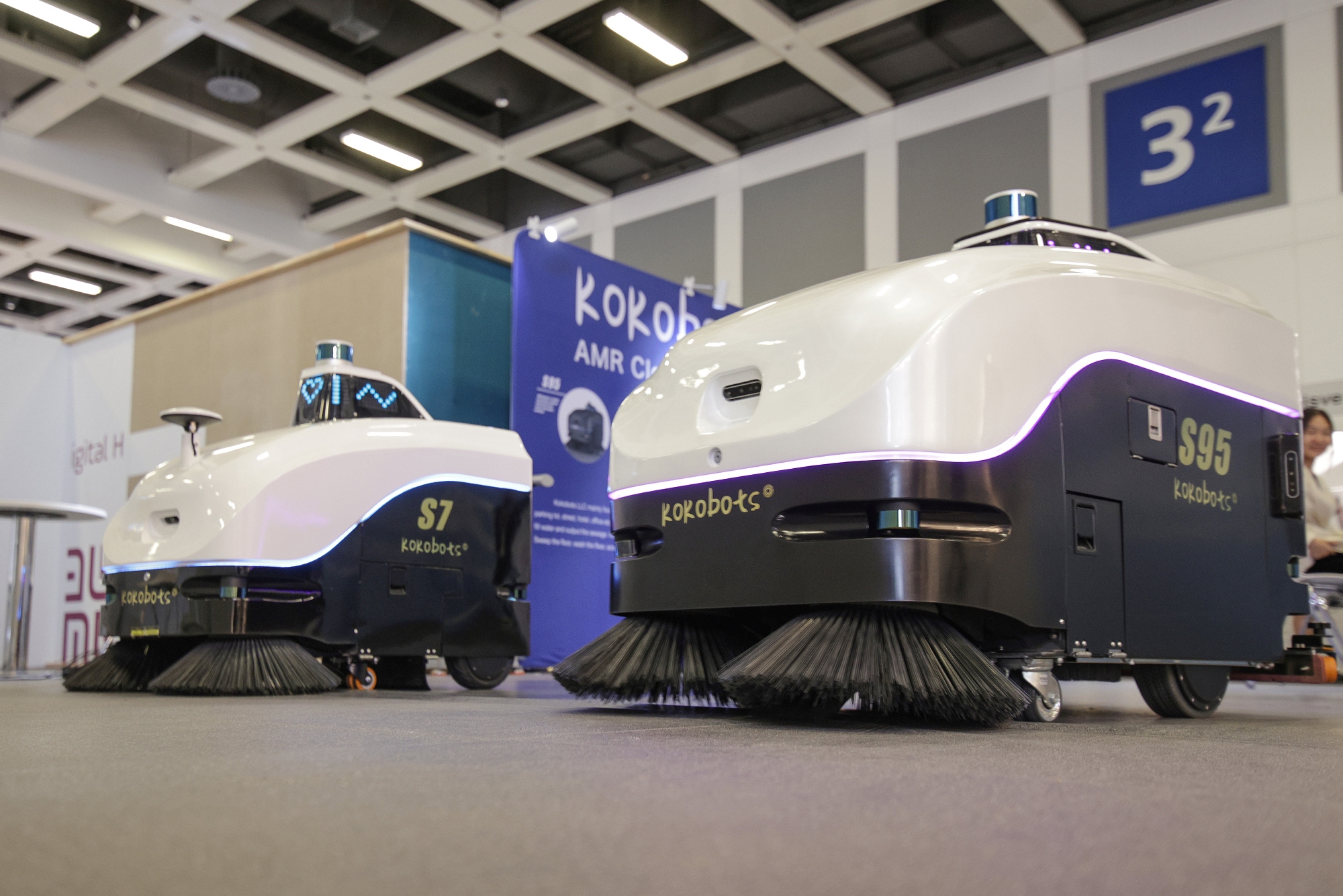CMS Berlin presents the latest generation of cleaning robots