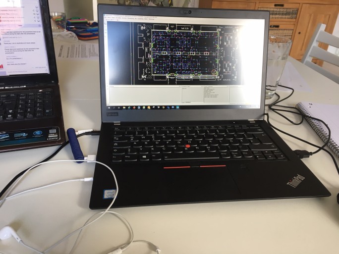 Computer mit Hallenplanungsprogramm Computer mit Hallenplanungsprogramm